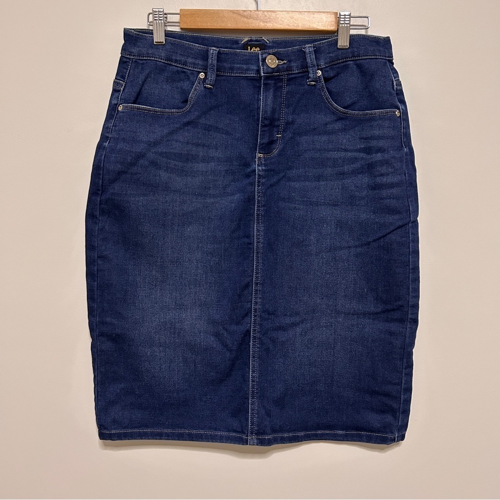 Lee Women’s Medium Denim Pencil Skirt Knee Length Stretchy